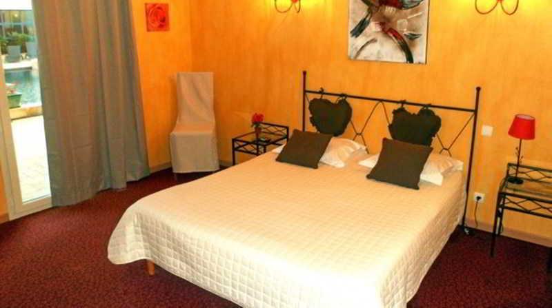 The Originals City, Hotel Le Village Provencal, Aix-En-Provence Nord Pertuis Exterior foto